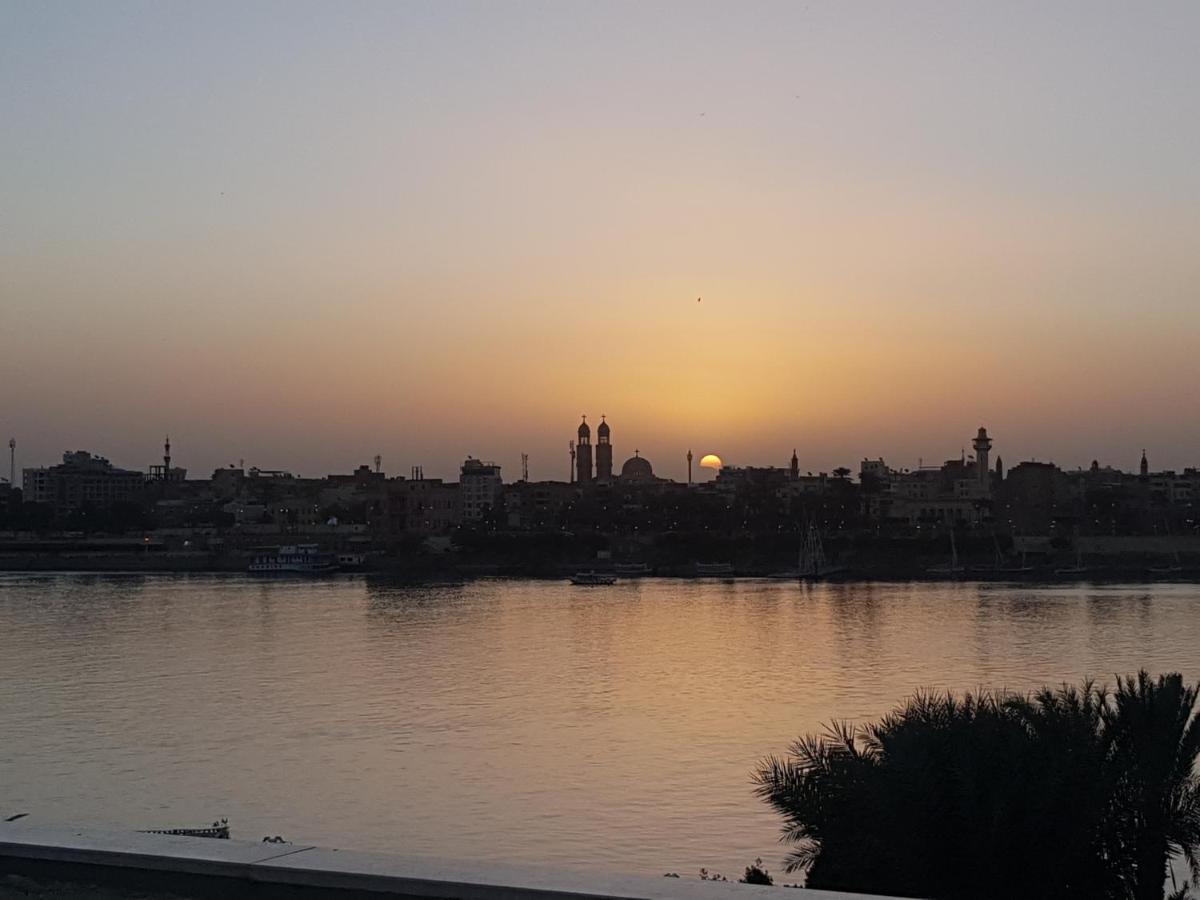 Nile Sunrise Flats Apartment Luxor Exterior photo