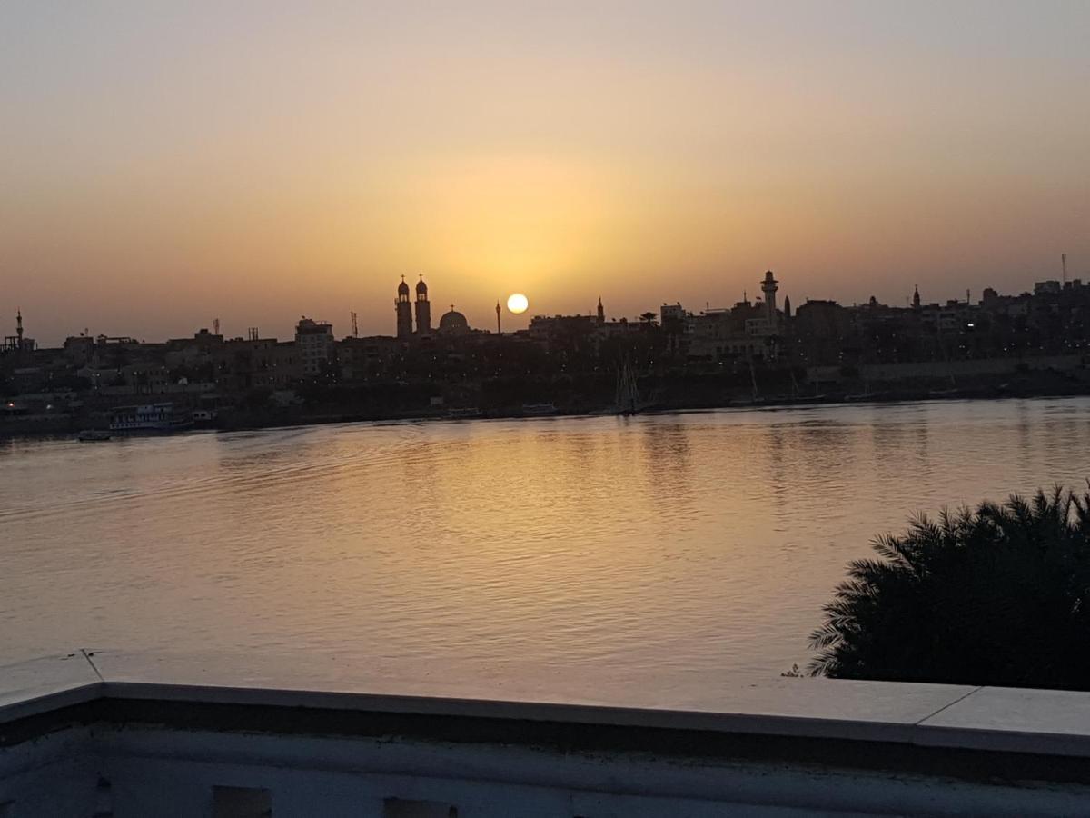 Nile Sunrise Flats Apartment Luxor Exterior photo